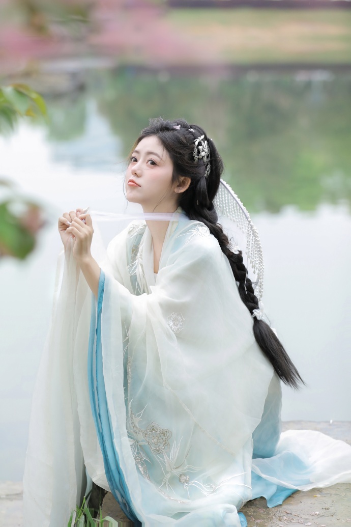 与凤行 封面